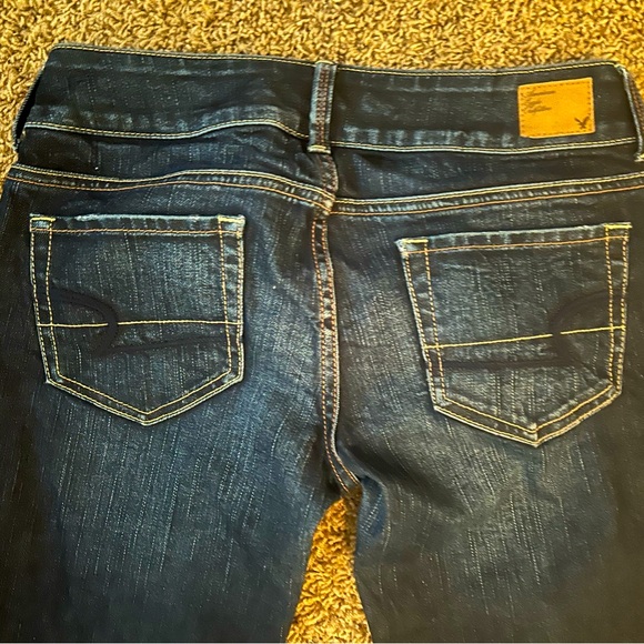 2 pair American Eagle Outfitters ARTIST CROP Jeans size 4 - Picture 3 of 7